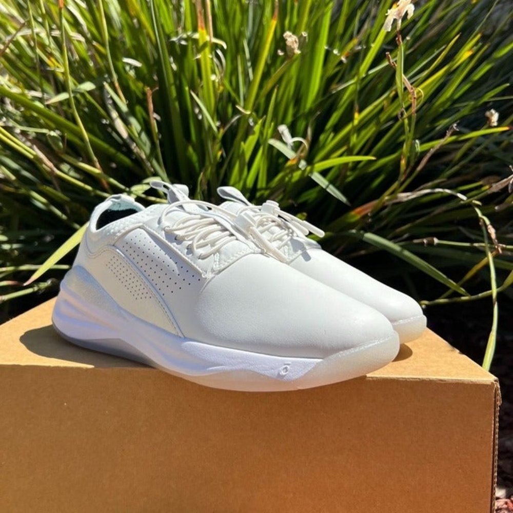 Clove Womens Healthcare Brilliant White Sneaker NEW - Picture 9 of 12
